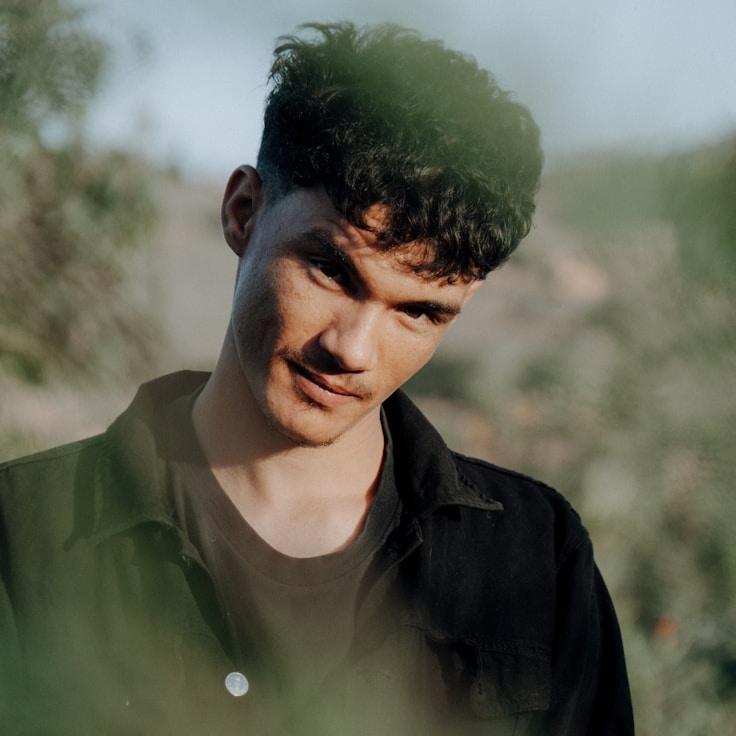 Portrait of Lara Singh meditation instructor